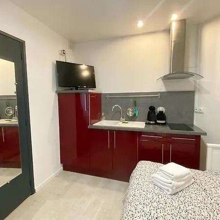 Tiny Nest 42 Apartment